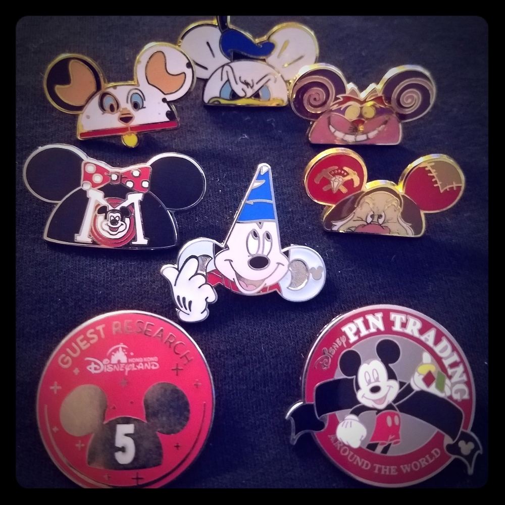 Lot of 8 Disney Trading Pins SOME HIDDEN MICKEYS